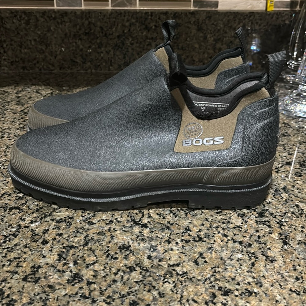 Bogs Men's Black and Brown Loafers